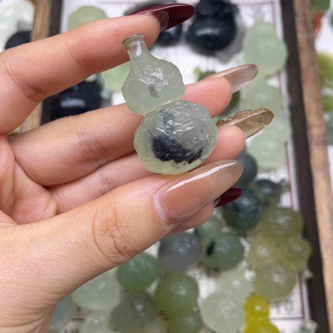 蛇纹石玉颈饰未镶嵌芒**露