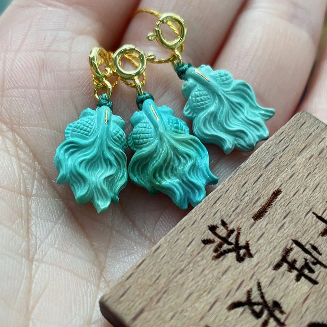绿松石颈饰未镶嵌