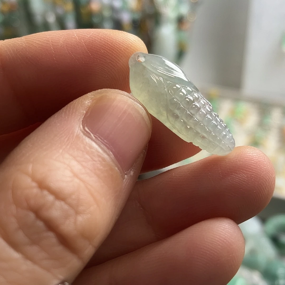 翡翠未镶嵌颈饰26