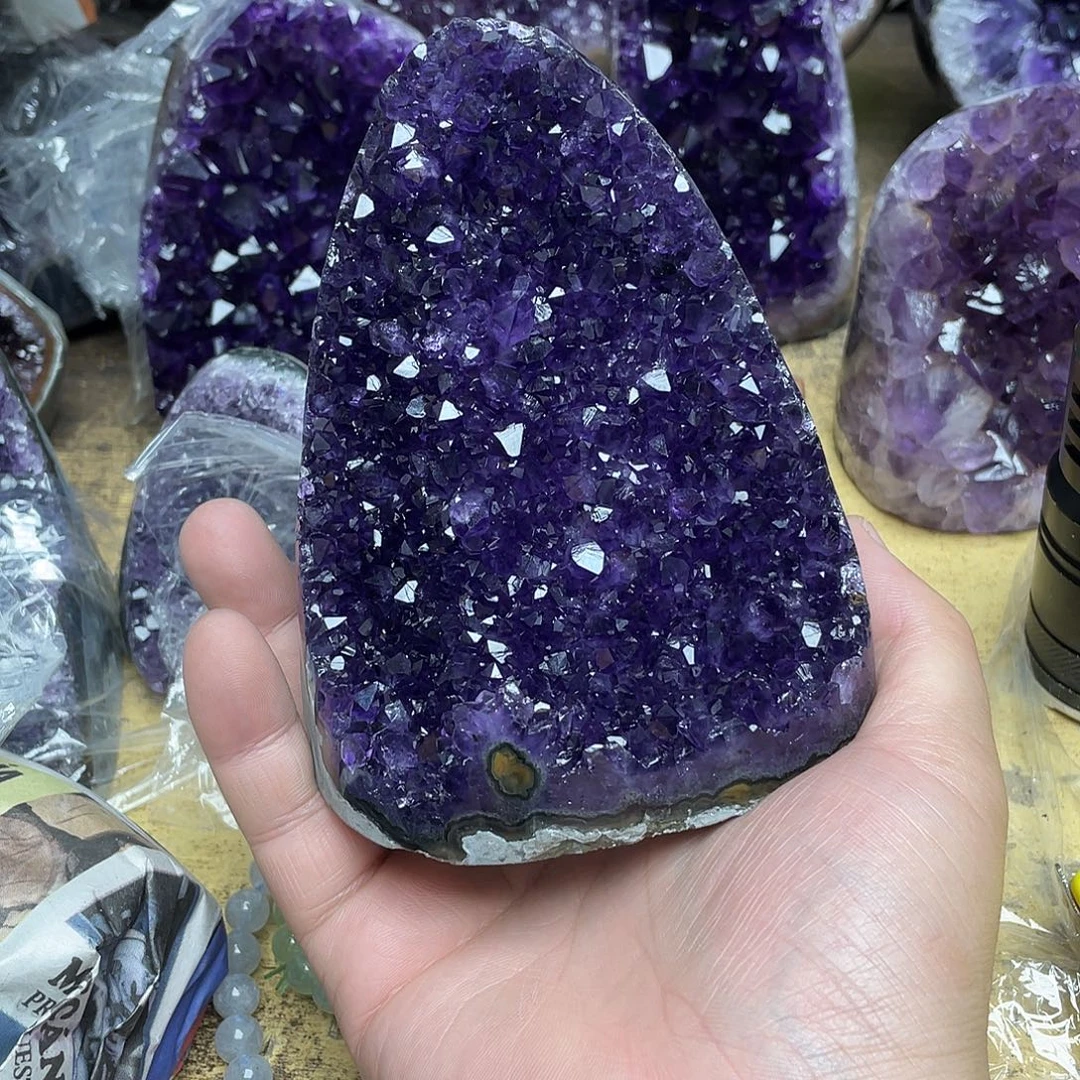 紫晶未镶嵌大型摆件（非配饰）