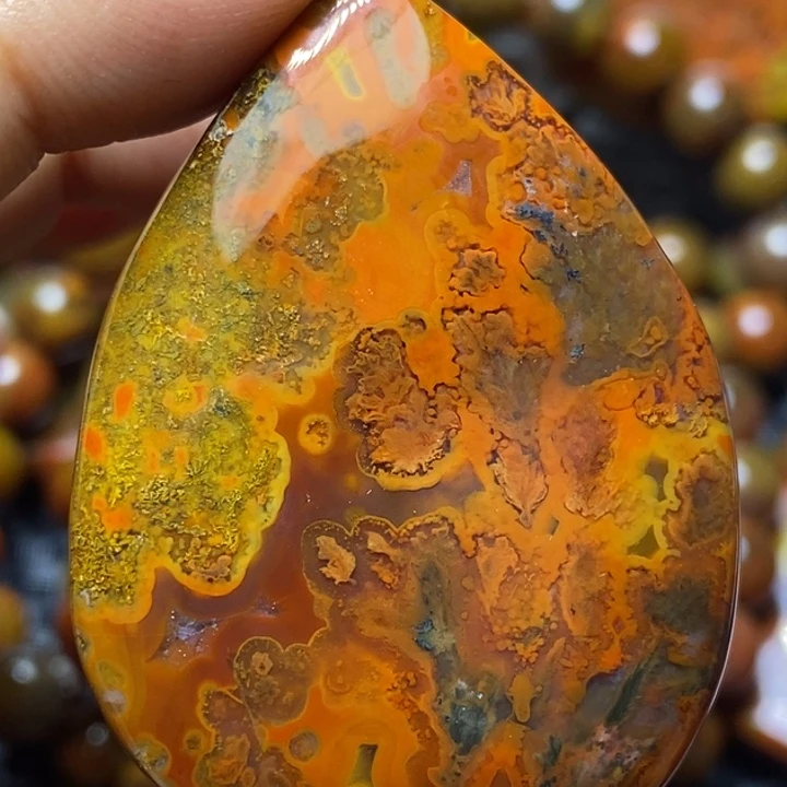 玛瑙/玉髓颈饰未镶嵌往***丁