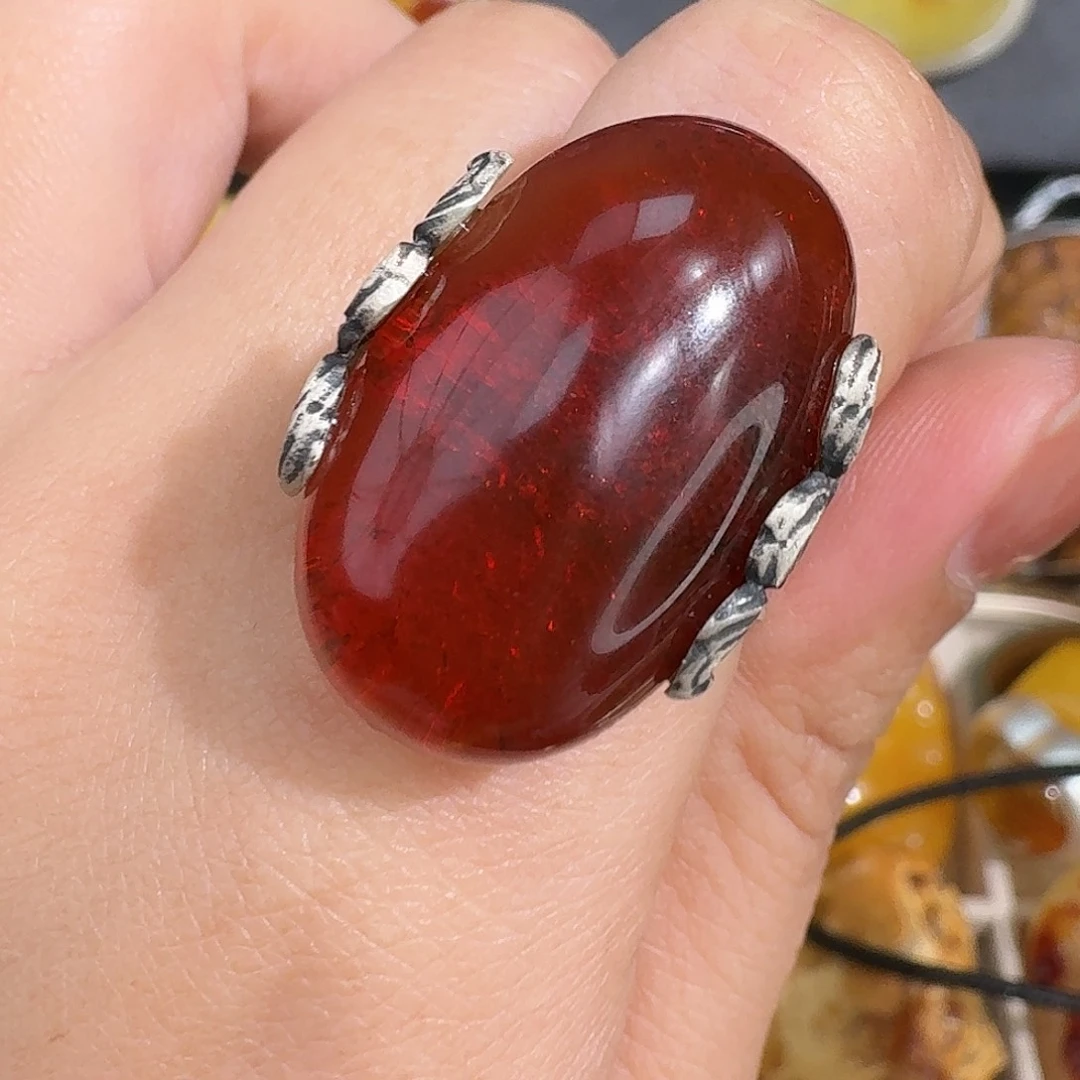 露***鳅琥珀未镶嵌裸石你