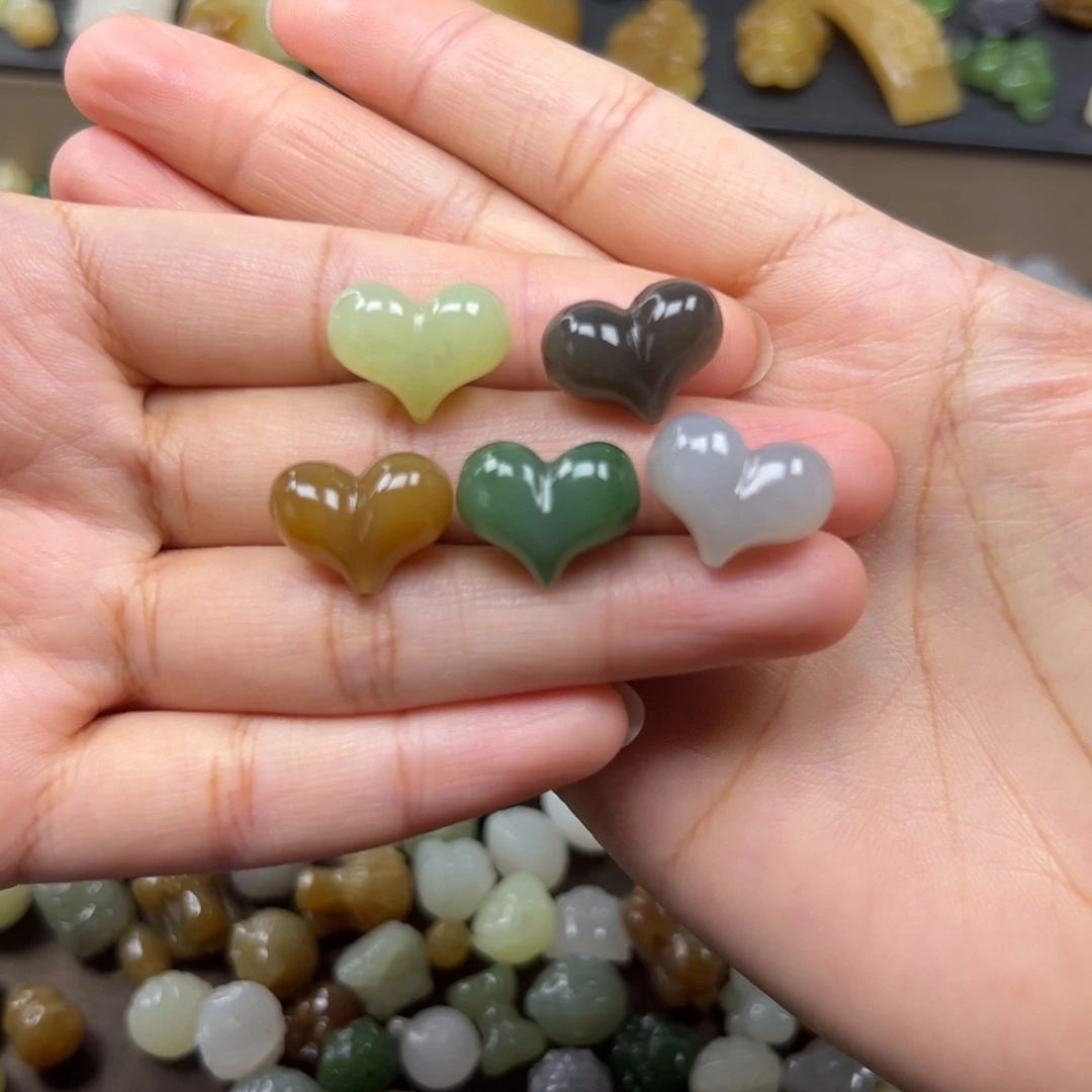 和田玉未镶嵌颈饰260一个多样性发其一