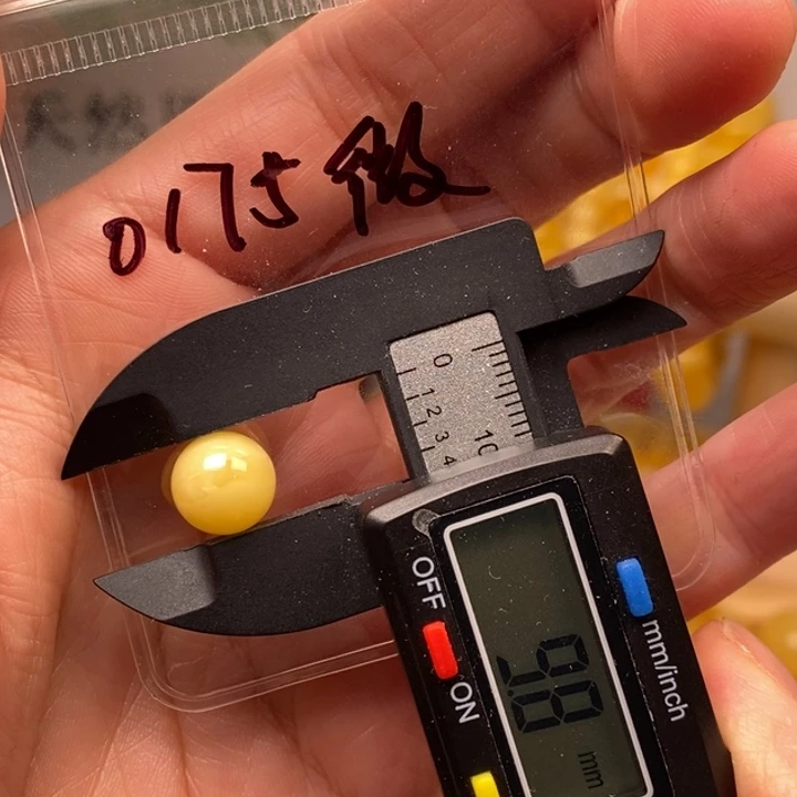 蜜蜡未镶嵌裸石9.8微瑕
