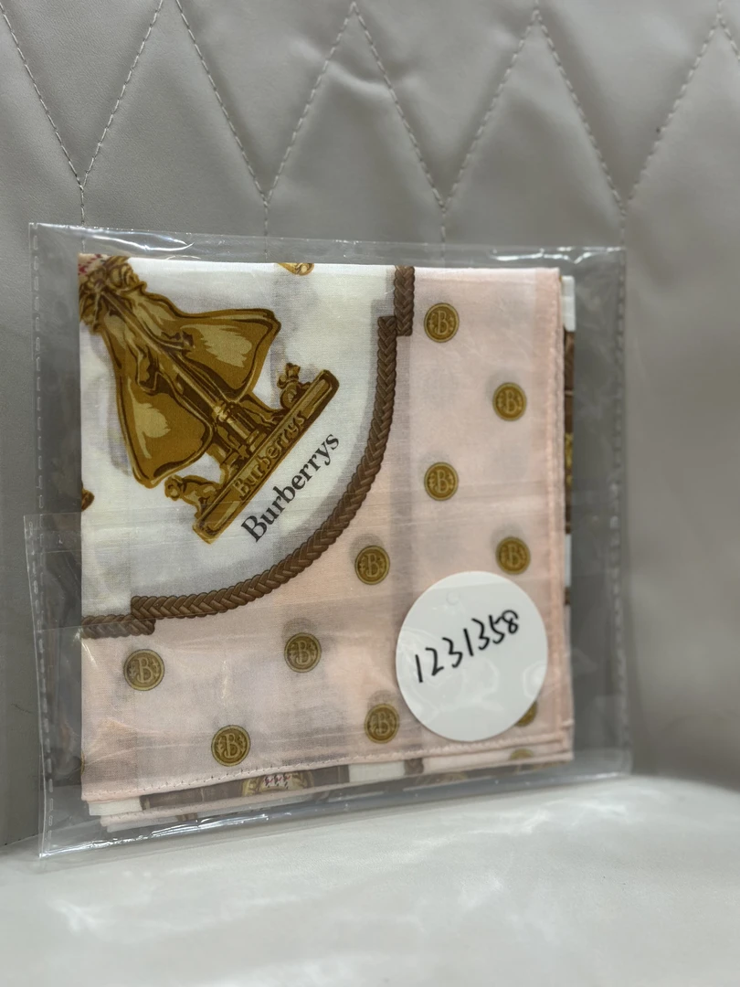 95新 BURBERRY/博柏利 夏七中古/丝巾1231358
