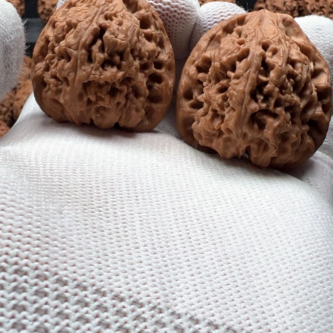 文玩核桃把件空**海南疆