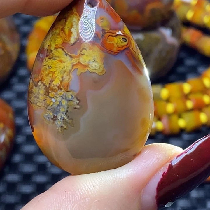 玛瑙/玉髓颈饰未镶嵌