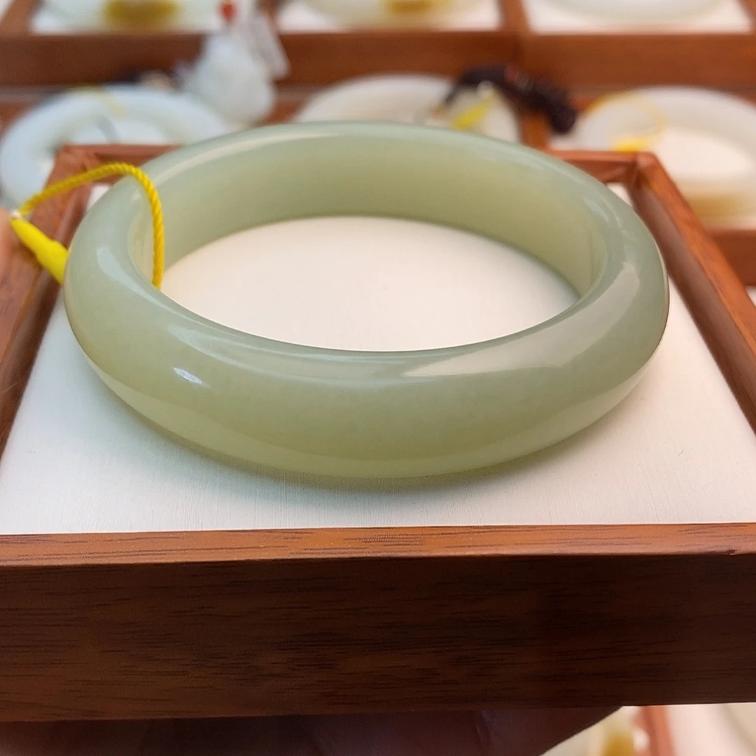 和田玉（青白玉）未镶嵌手链