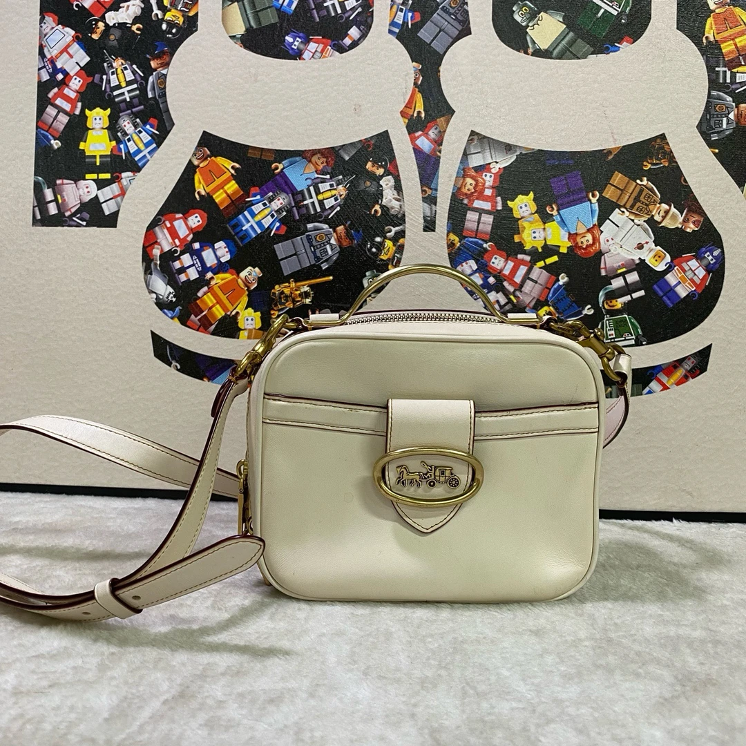 95新 COACH/蔻驰 21323斜挎包18*15