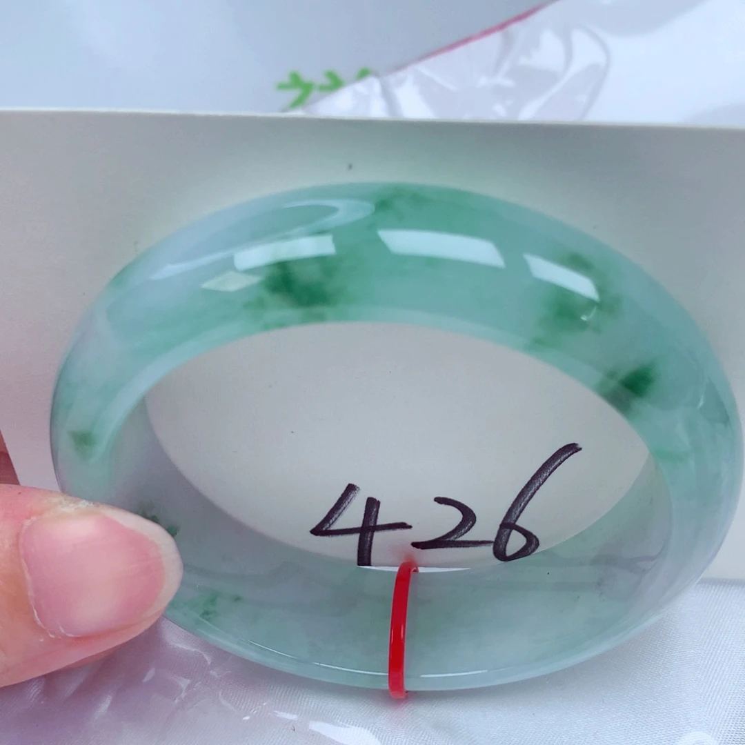 翡翠手镯未镶嵌翡翠