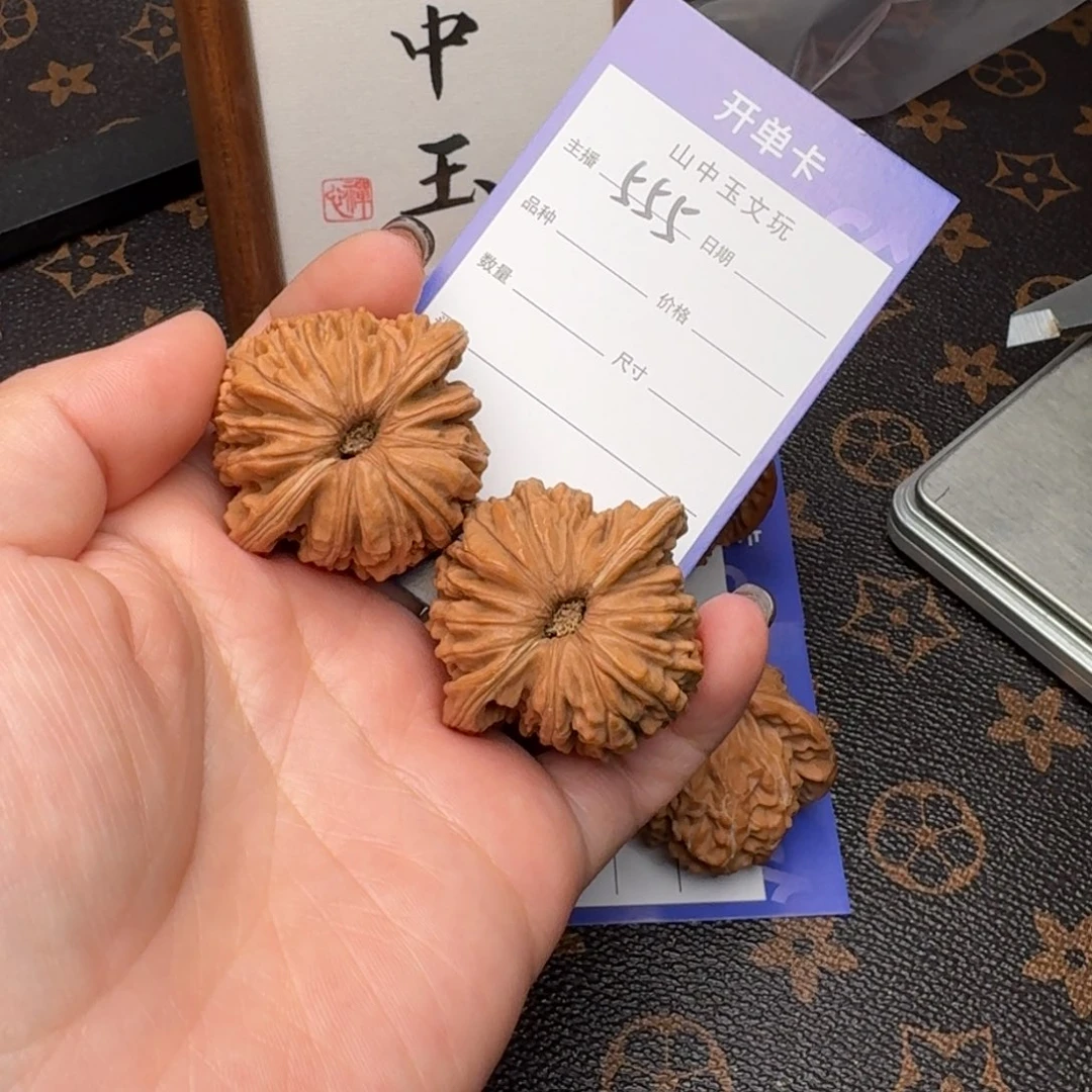 文玩核桃把件40四座楼555