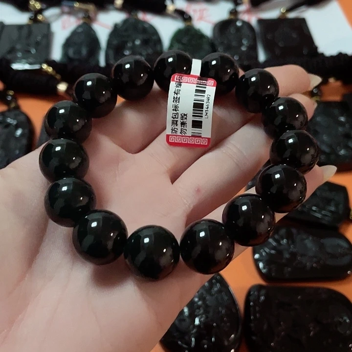 翡翠颈饰未镶嵌M****?翡翠吊坠