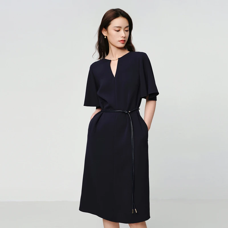 EP雅莹2025新款女装 桑蚕丝裙子v领显瘦纯色连衣裙4506A