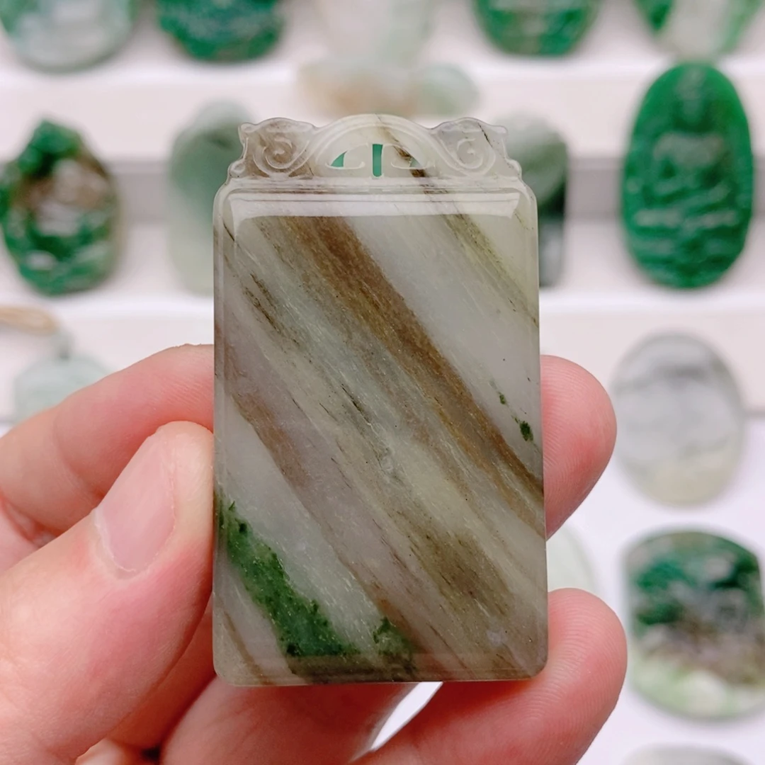 静***C独山玉未镶嵌颈饰