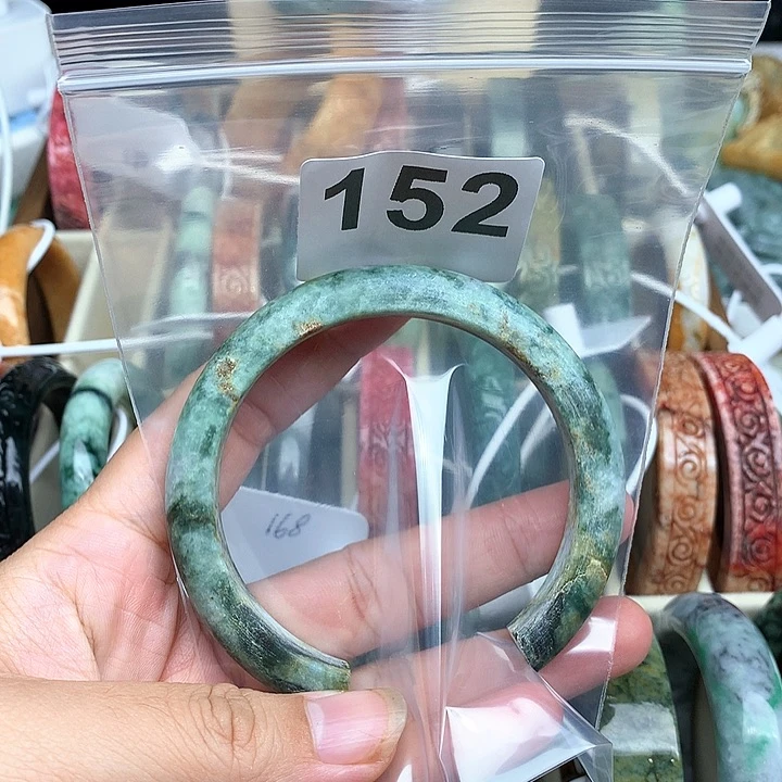 翡翠未镶嵌颈饰木**心翡翠