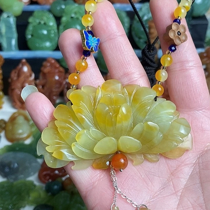 未镶嵌蛇纹石玉颈饰