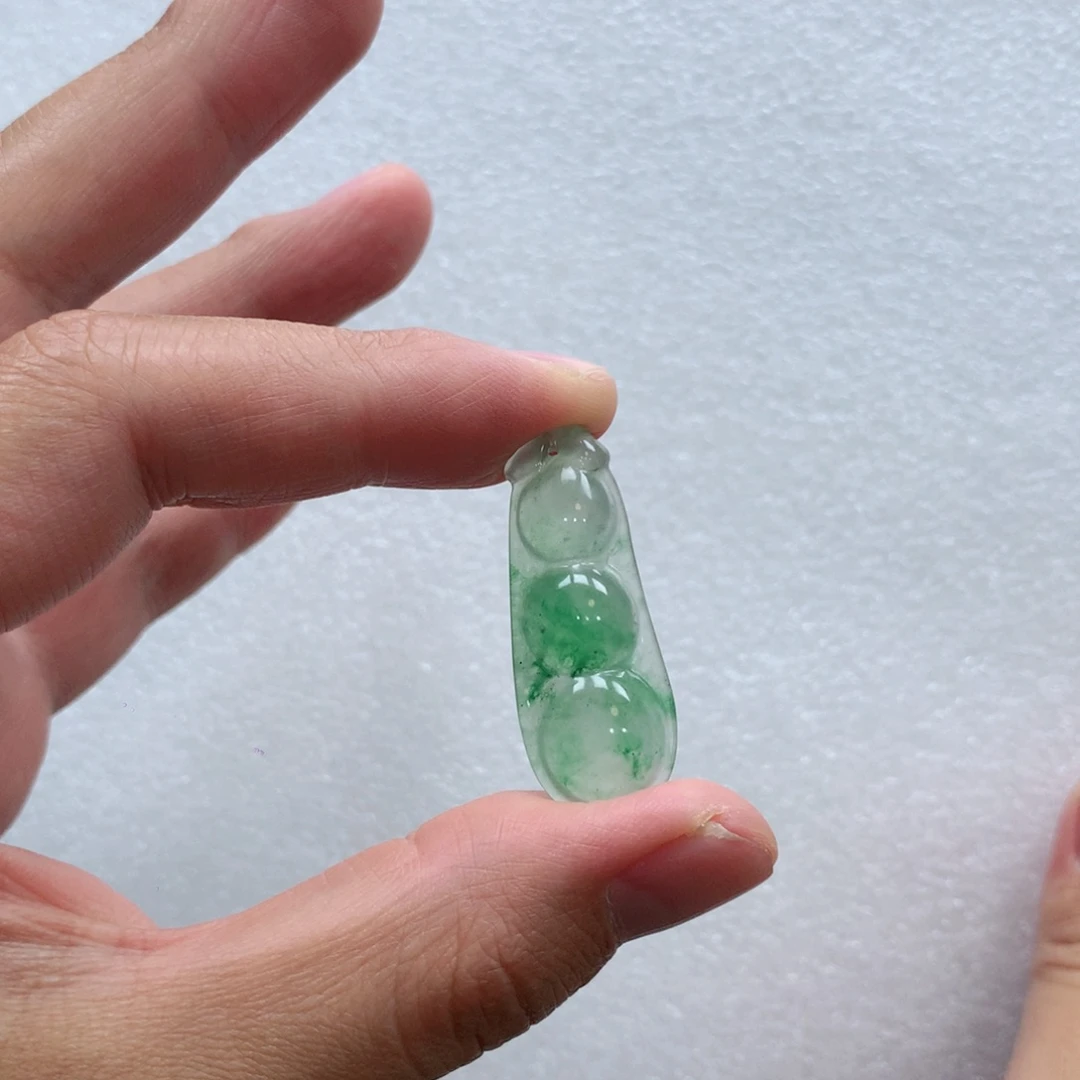 石英质玉未镶嵌吊坠青青-吊坠-多人