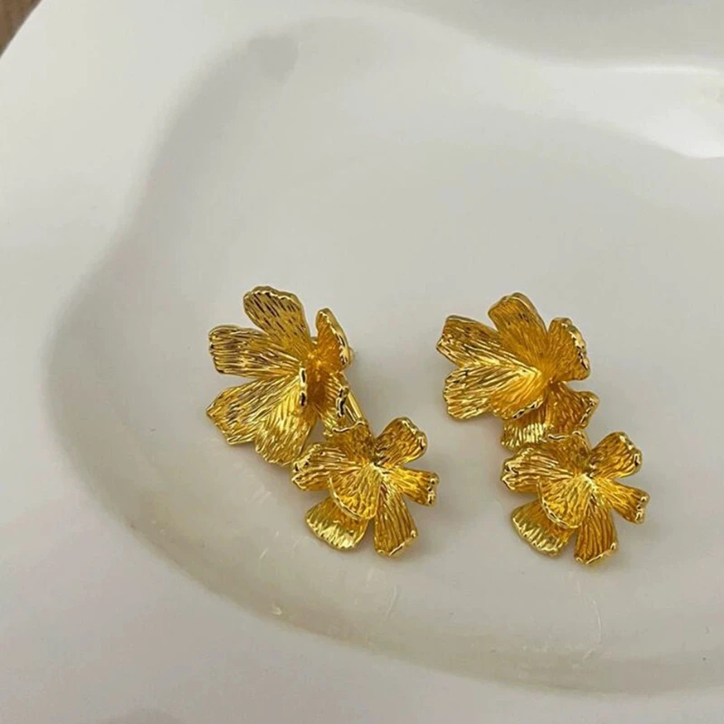 铜合金锆石耳饰 925银针中古风高级感复古金属纹理花朵耳环法式耳