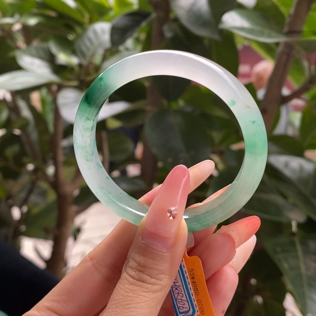 未镶嵌手镯石英岩玉