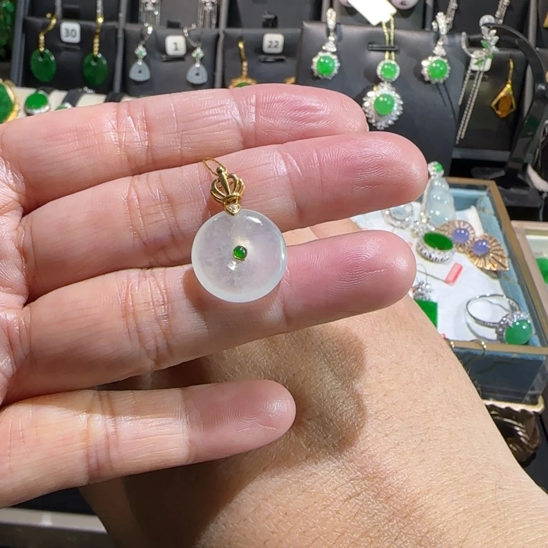 翡翠18K金镶嵌颈饰吊坠