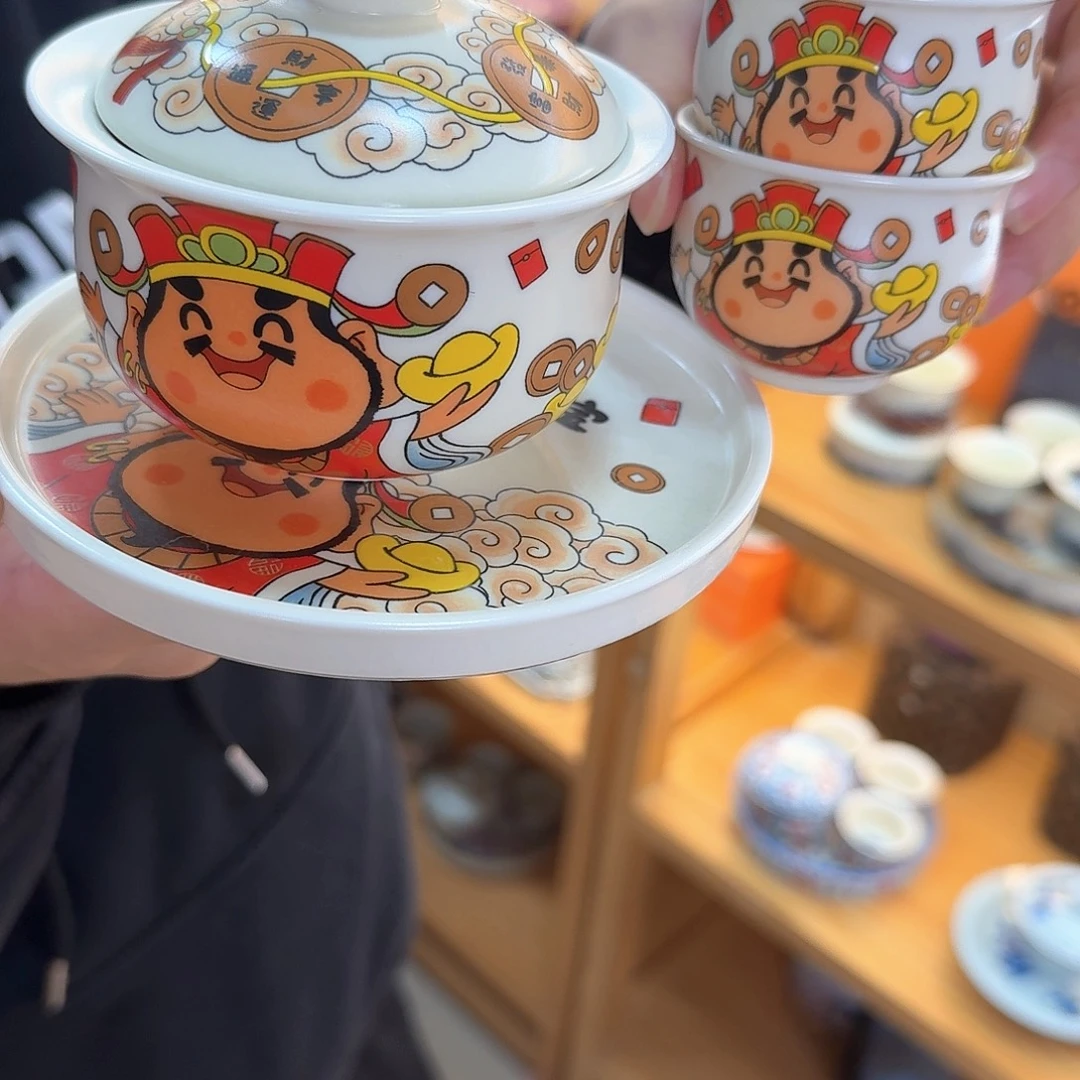 盖碗里的水煮开后放入