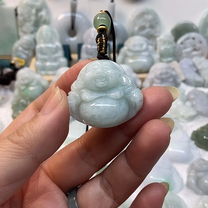 翡翠未镶嵌颈饰佛公