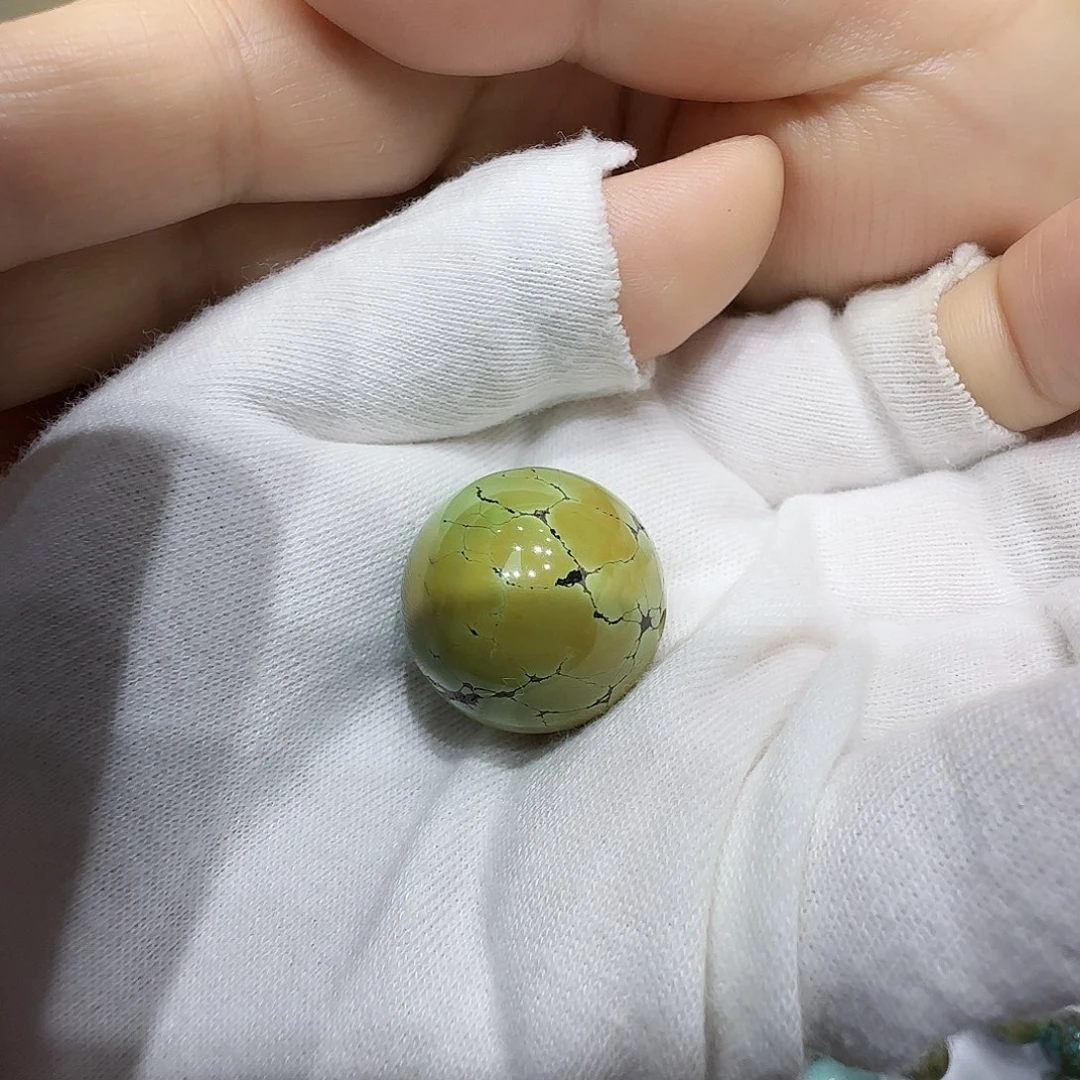 未镶嵌绿松石原矿绿松石