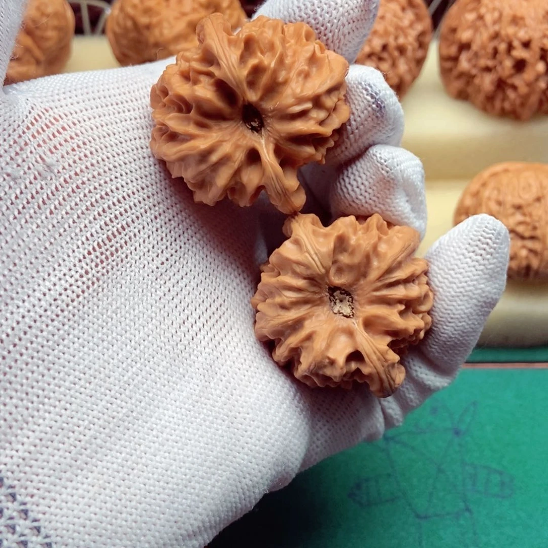 文玩核桃吊坠E*i大龙