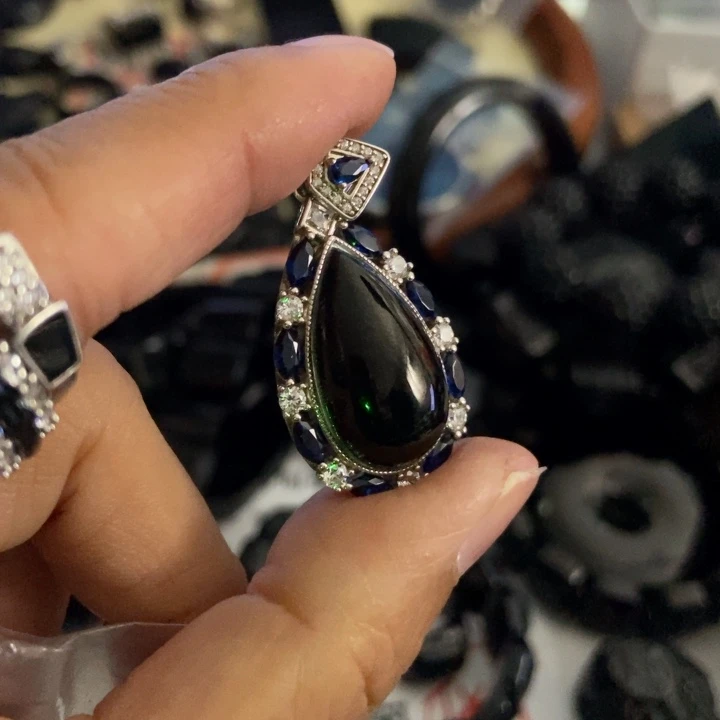 翡翠银S925镶嵌颈饰水滴