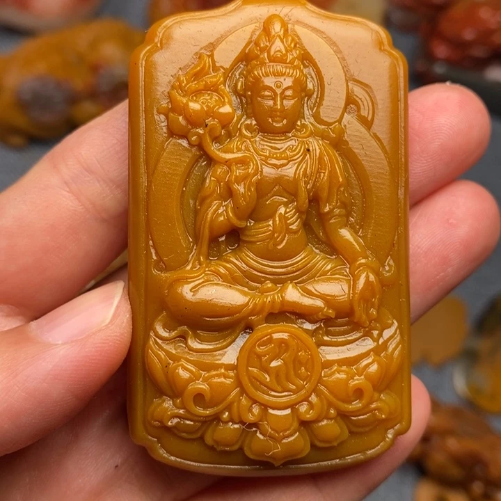 石英质玉（黄龙玉）合金颈饰