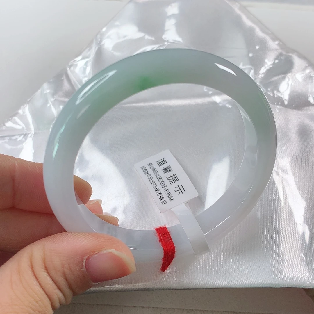 翡翠手镯未镶嵌①③⑦