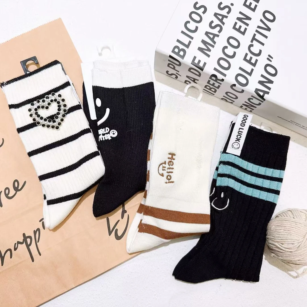 女士春夏笑脸系列百搭条纹中筒袜四双组合装