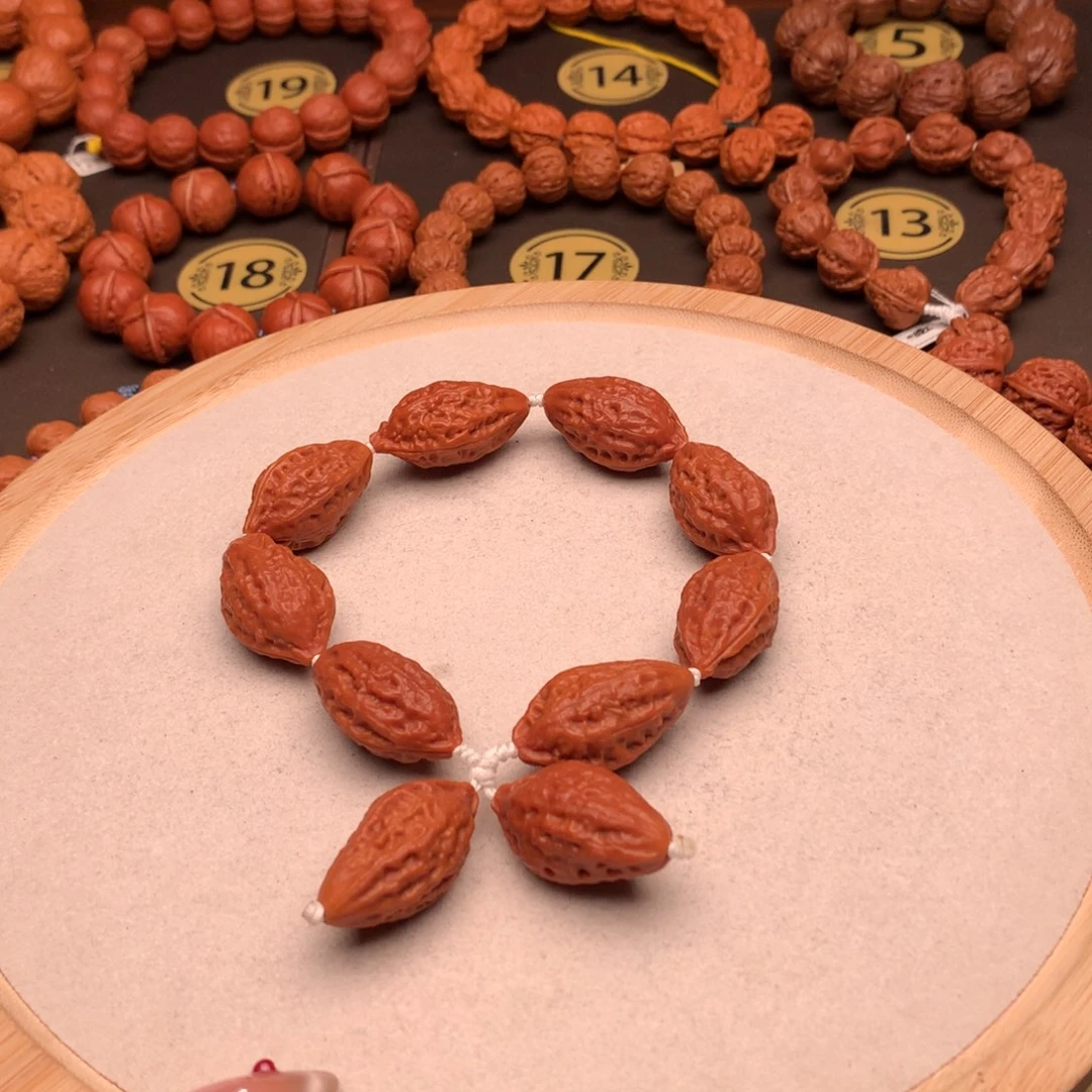 文玩核桃手串黄金叶