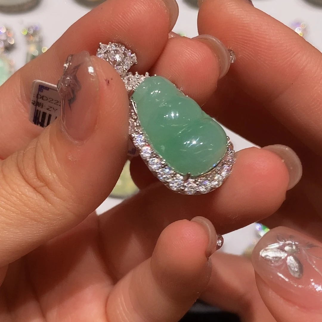 翡翠银S925镶嵌颈饰天然翡翠