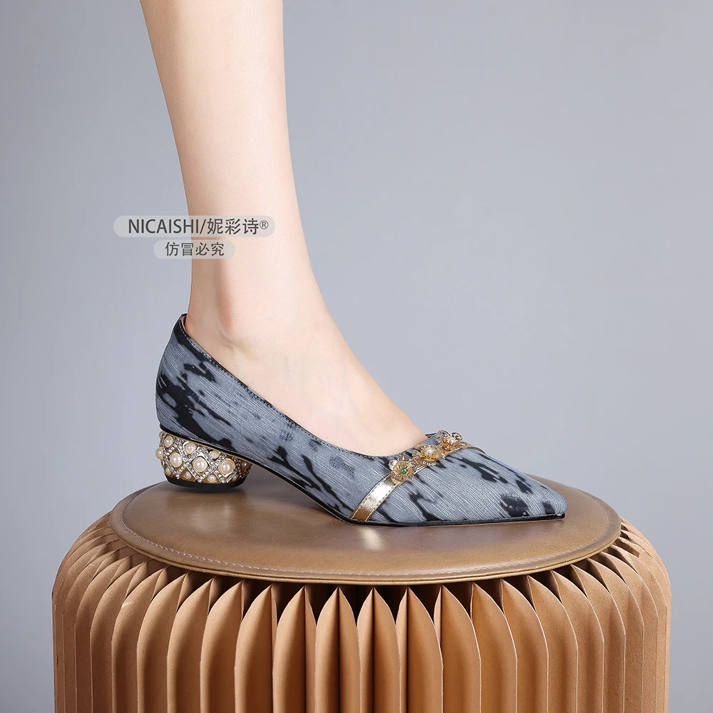 2025年新款法式气质单鞋女仙女风蓝色浅口水钻平底配裙子尖头1516