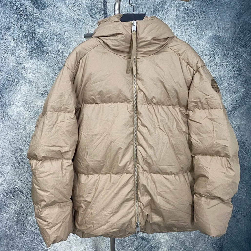 未使用 CANADA GOOSE 连帽羽绒服/L码/金色/13937