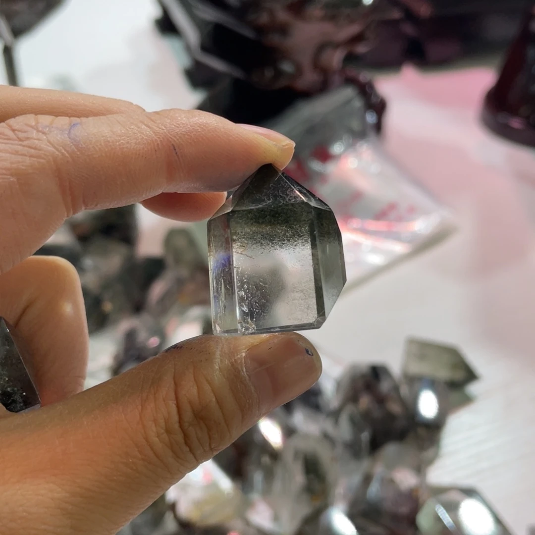 水晶幽灵吊坠未镶嵌?