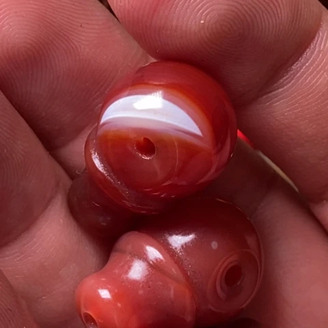 黑***黑未镶嵌珠子玛瑙/玉髓