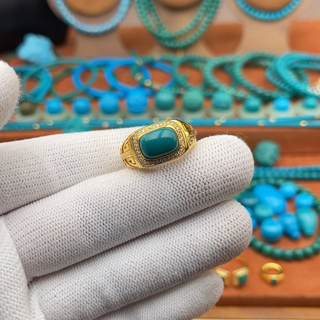 E***y绿松石18K金镶嵌珠宝奇石