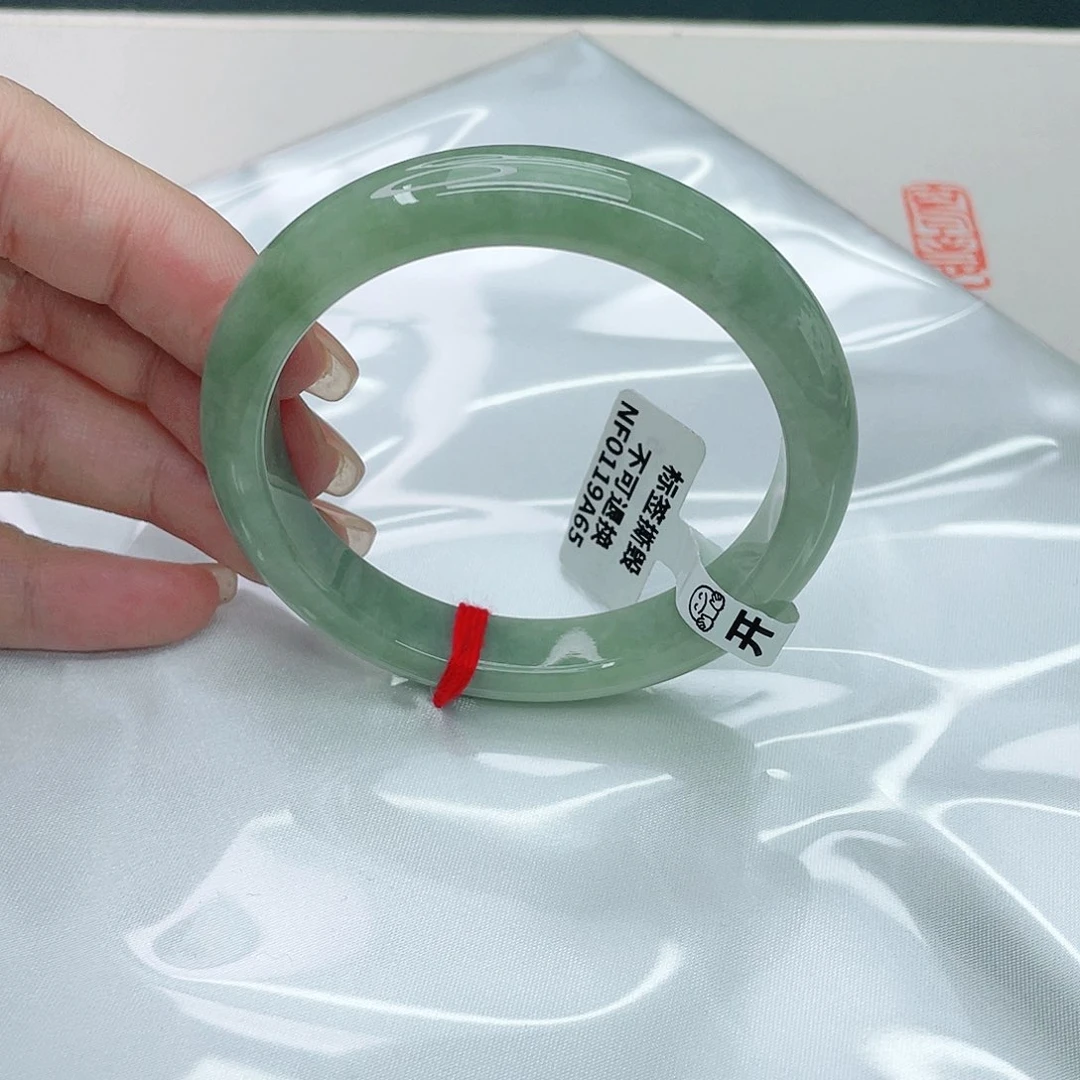 翡翠手镯未镶嵌正54.2
