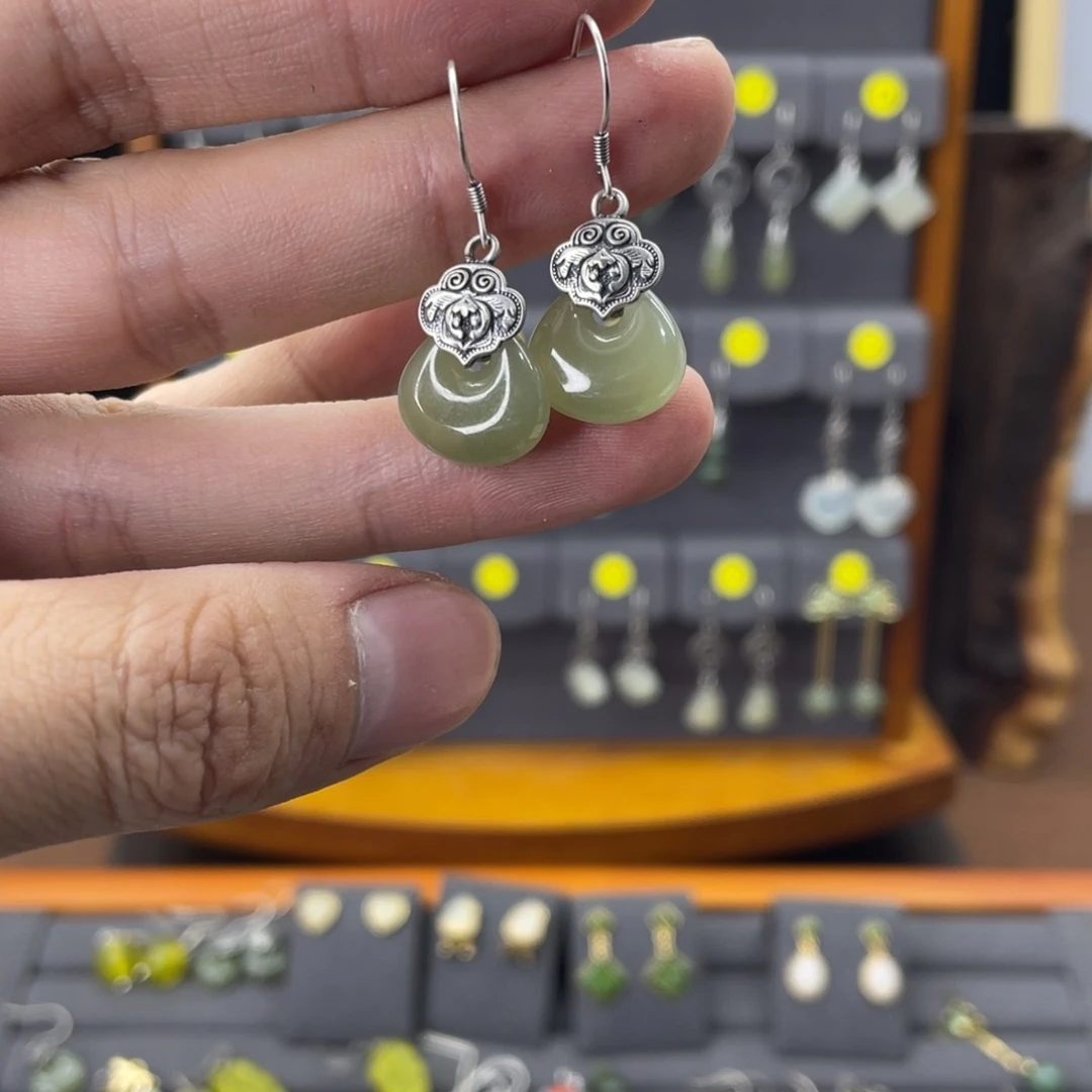 和田玉未镶嵌耳饰天然