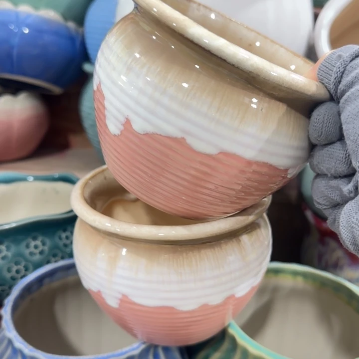 凑9块包邮，有孔，陶瓷花盆