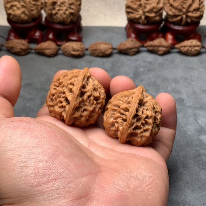 吊坠文玩核桃紫荆关野牛文玩核桃