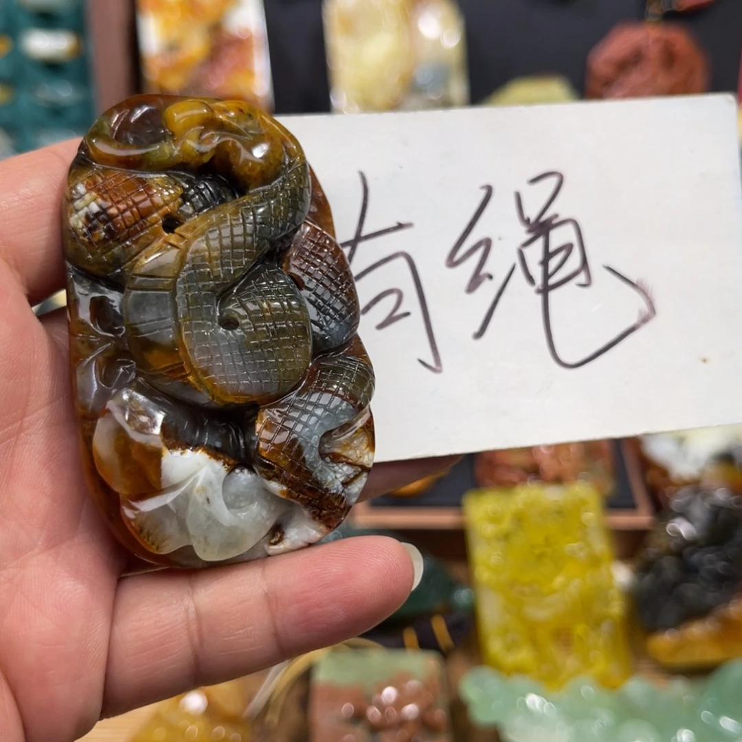 未镶嵌蛇纹石玉颈饰
