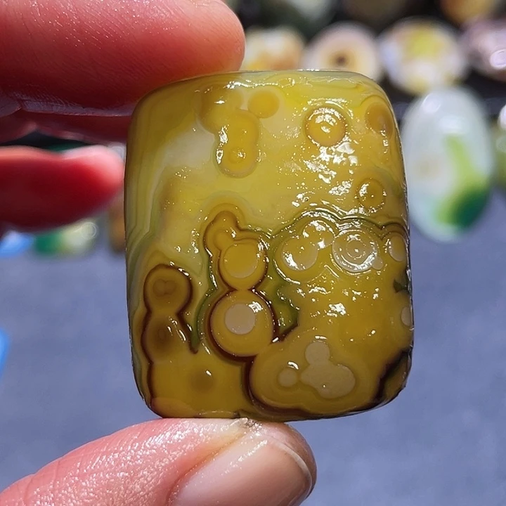 玛瑙/玉髓未镶嵌珠宝奇石