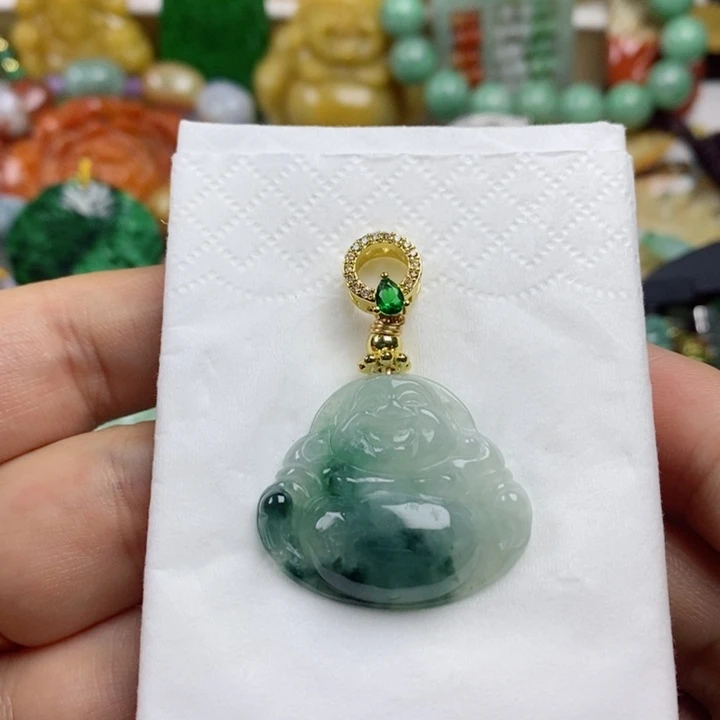 翡翠吊坠(赠链)未镶嵌