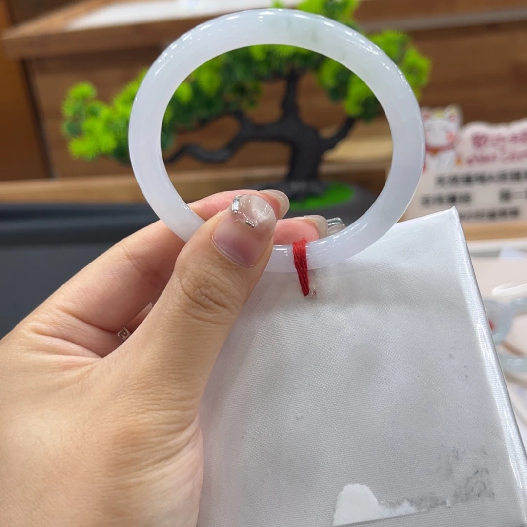 翡翠手镯未镶嵌52圆条