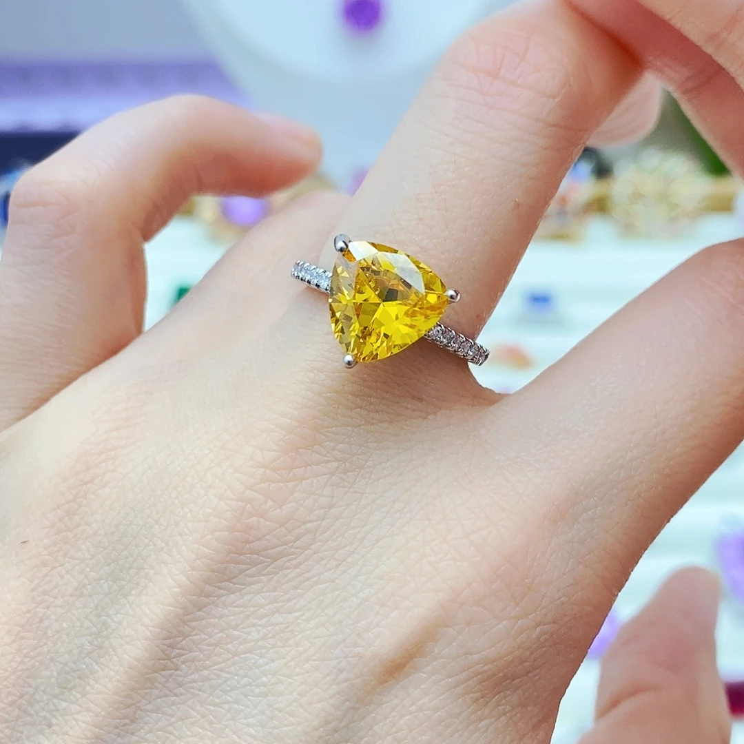 戒指彩色蓝宝石未镶嵌