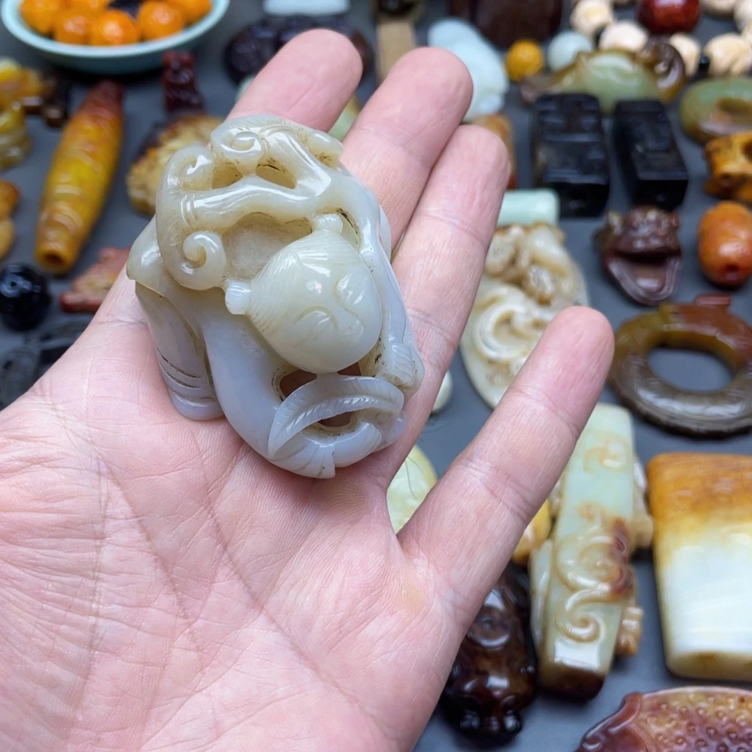 和田玉未镶嵌颈饰