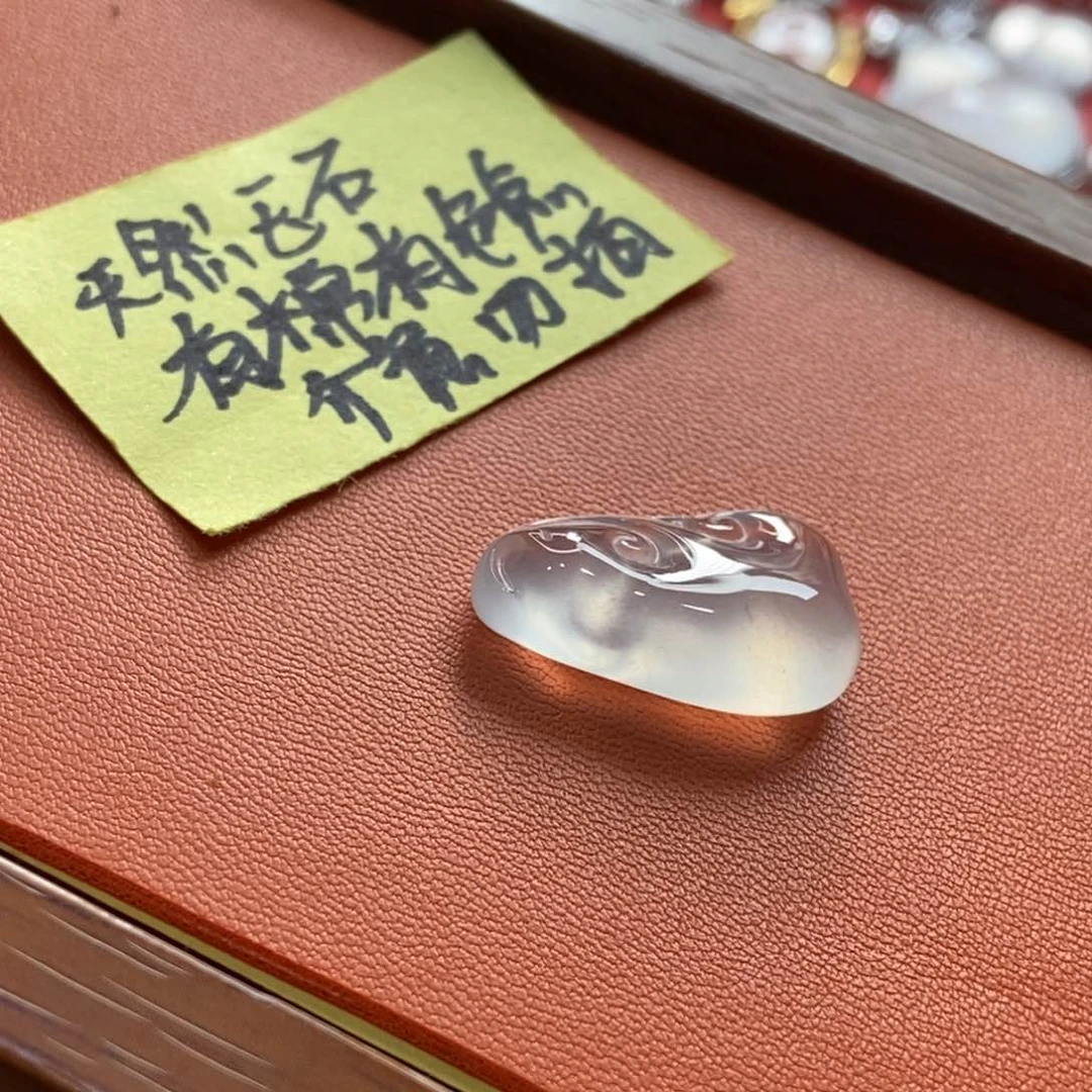 石英质玉未镶嵌颈饰